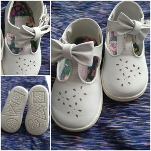 White Leather Bow Baby Girl's Shoes 9-12 Months